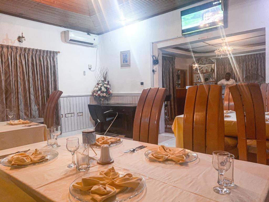 אקרה Hill View Hotel West Airport מראה חיצוני תמונה