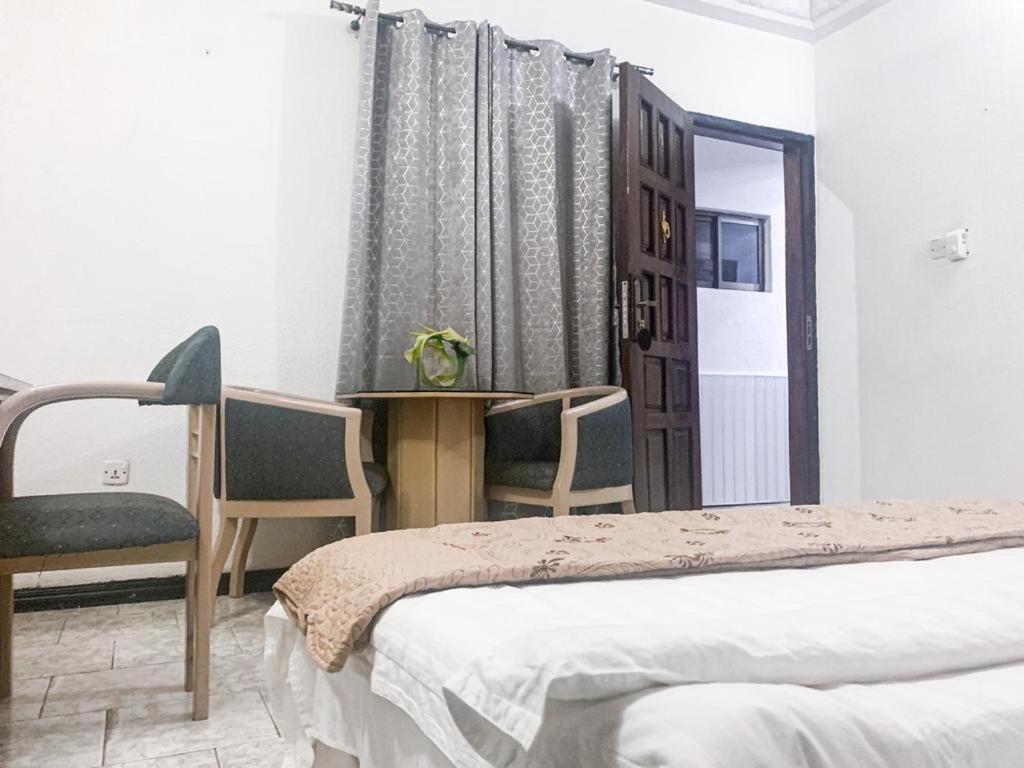 אקרה Hill View Hotel West Airport מראה חיצוני תמונה