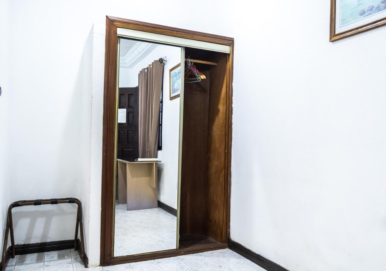 אקרה Hill View Hotel West Airport מראה חיצוני תמונה