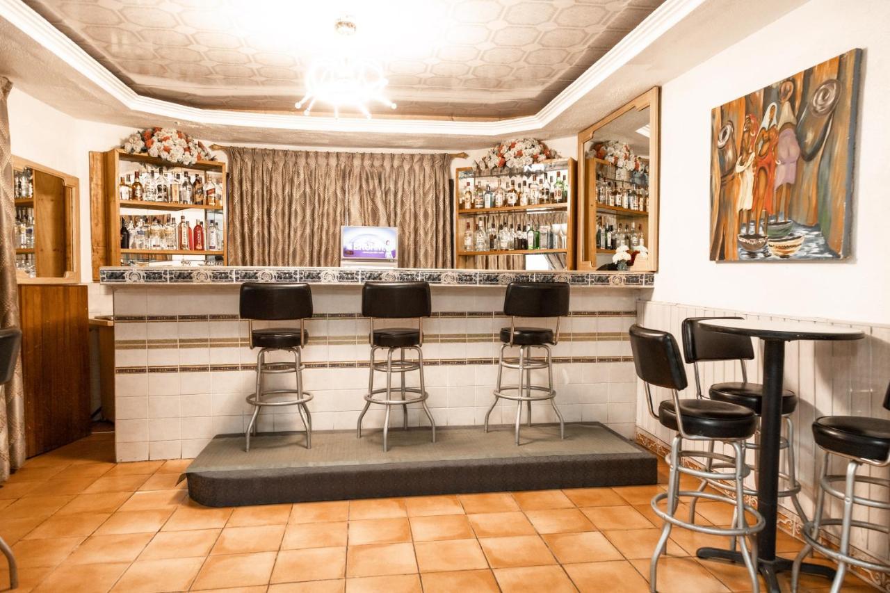 אקרה Hill View Hotel West Airport מראה חיצוני תמונה
